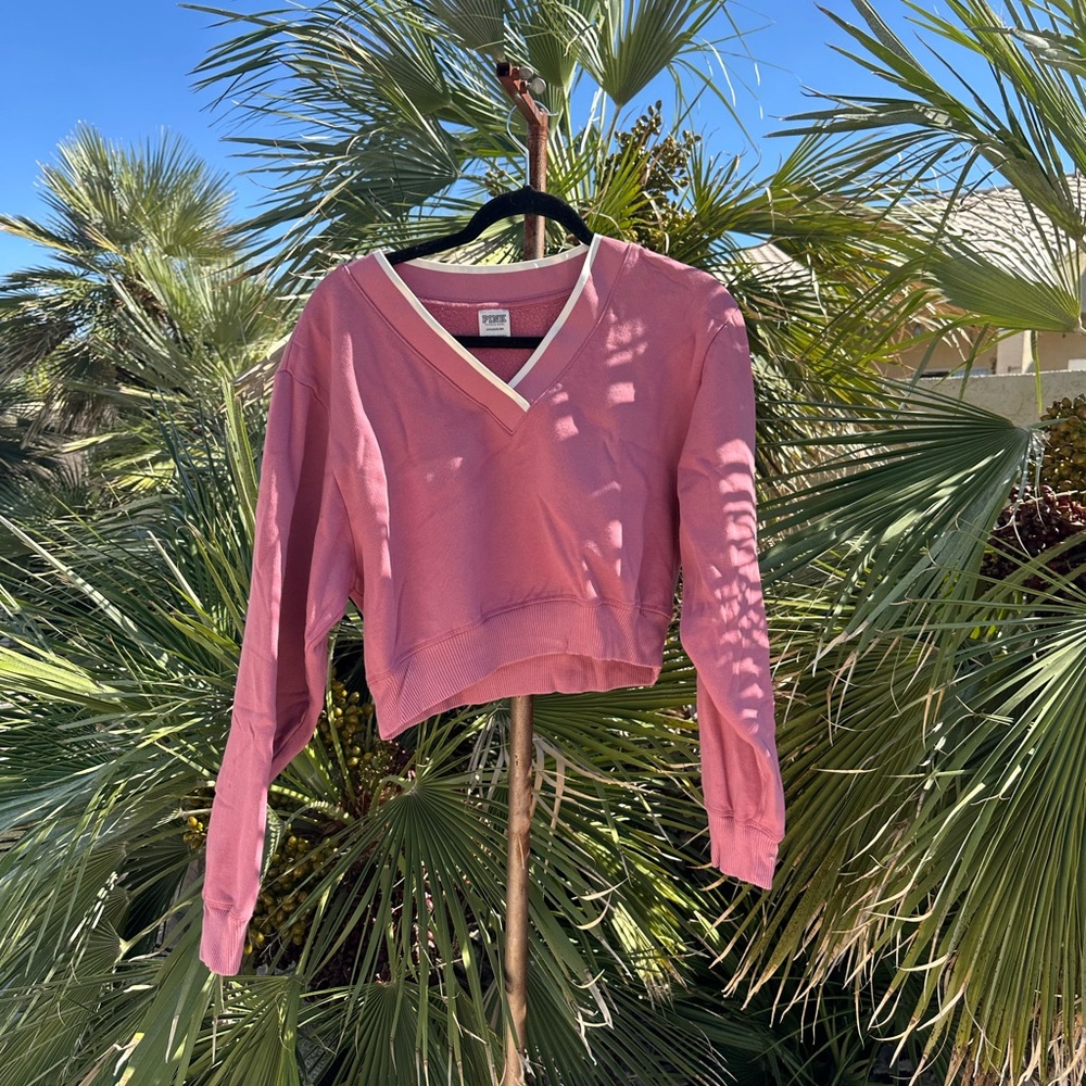 🩷 PINK Victoria's Secret Mauve V-Neck Top 🩷